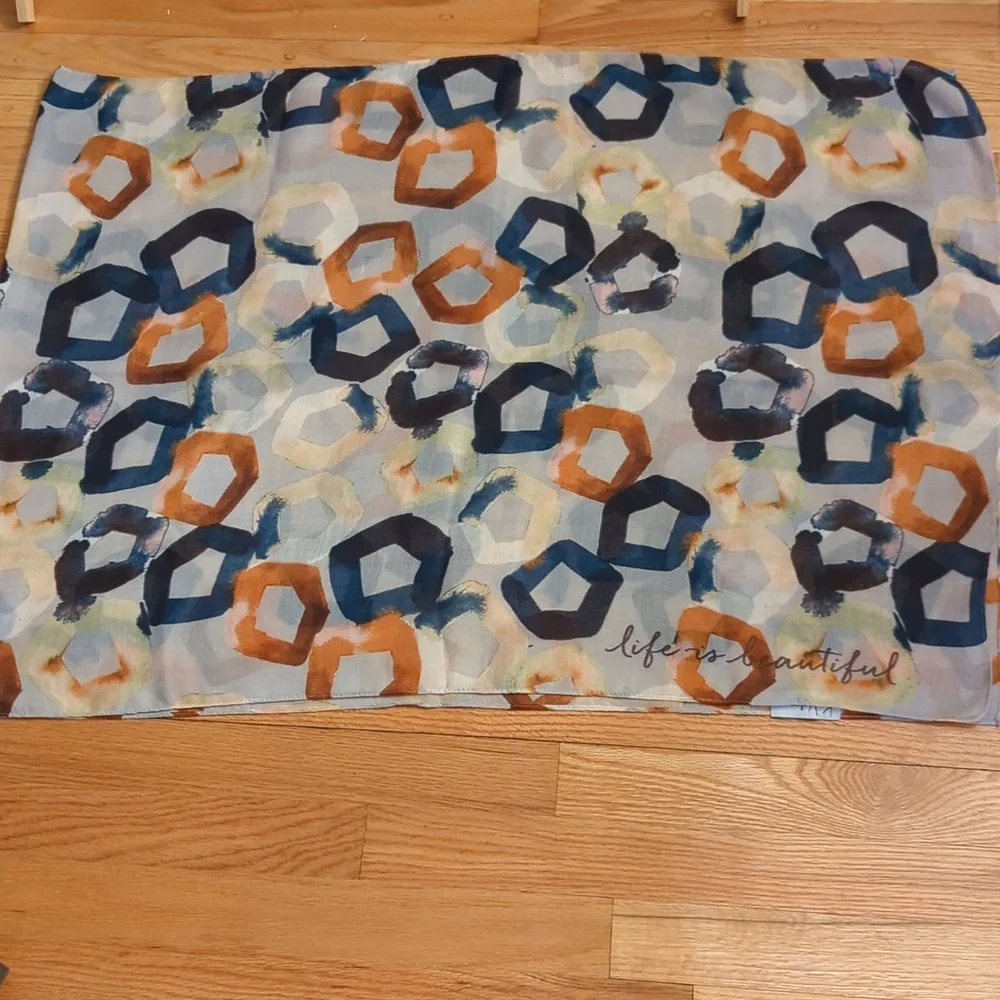 Designer scarf - Picture 1 of 5